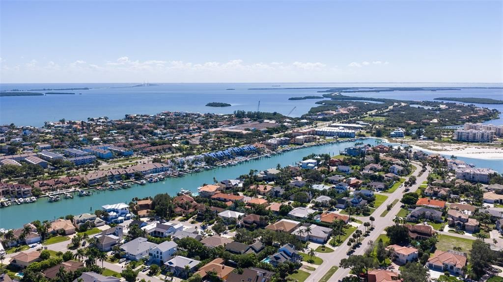На продажу: $1,799,900 (5 спален, 3 ванн, 3835 Квадратных фут)