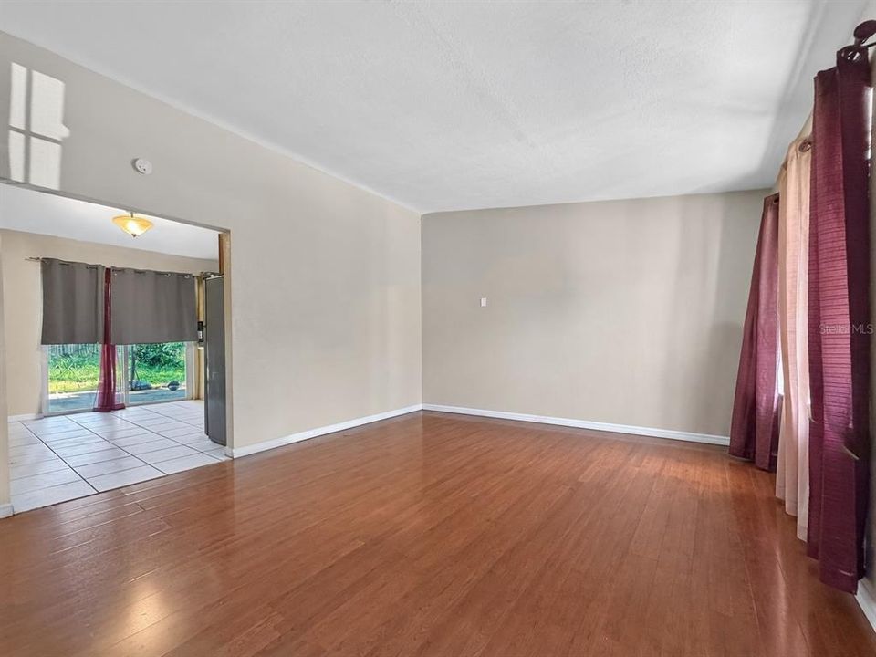 En Venta: $299,999 (3 camas, 1 baños, 1080 Pies cuadrados)