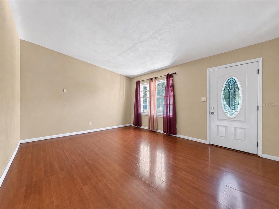 En Venta: $299,999 (3 camas, 1 baños, 1080 Pies cuadrados)