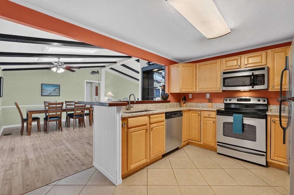 En Venta: $775,000 (3 camas, 2 baños, 1568 Pies cuadrados)