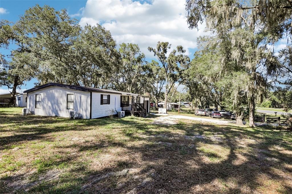 For Sale: $199,900 (3 beds, 2 baths, 1040 Square Feet)