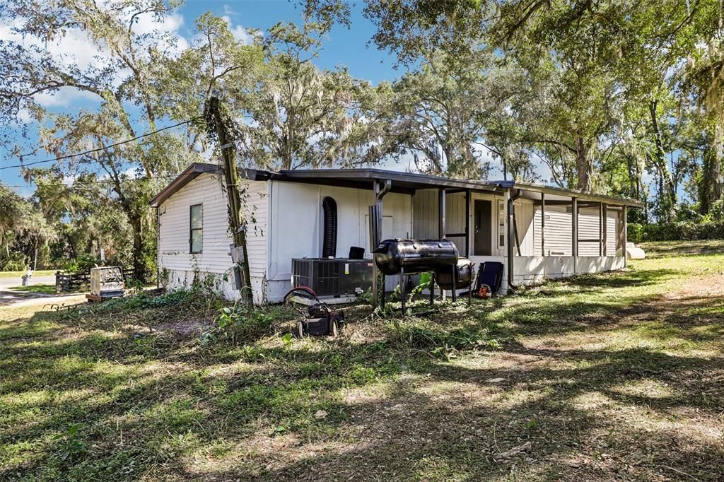 For Sale: $199,900 (3 beds, 2 baths, 1040 Square Feet)