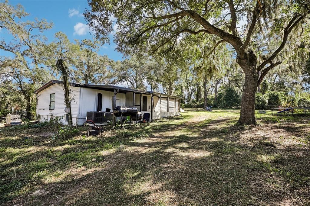 For Sale: $199,900 (3 beds, 2 baths, 1040 Square Feet)
