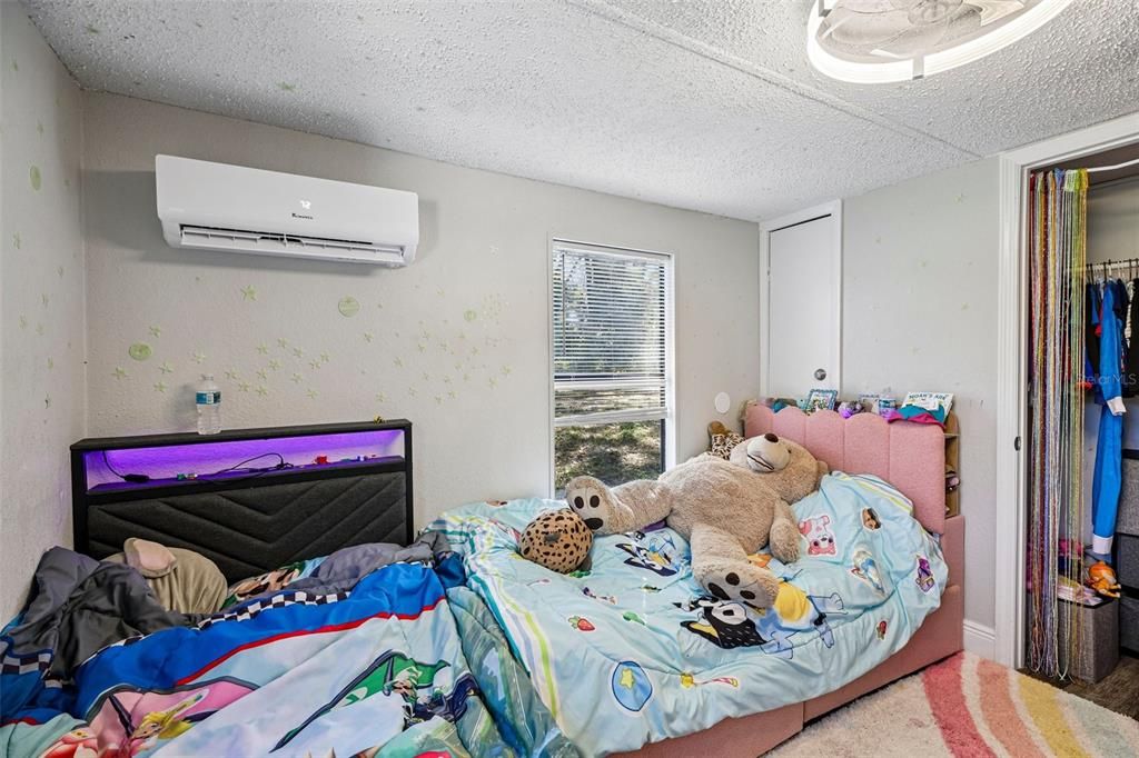 For Sale: $199,900 (3 beds, 2 baths, 1040 Square Feet)