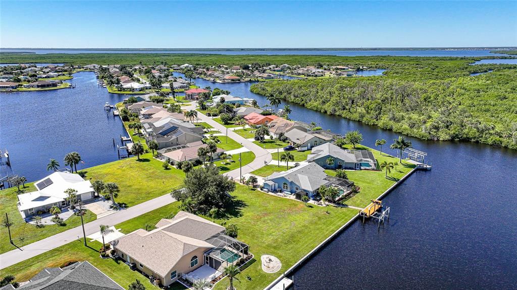 На продажу: $225,000 (0.23 acres)