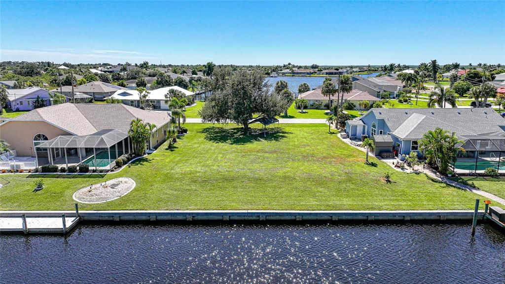 На продажу: $225,000 (0.23 acres)