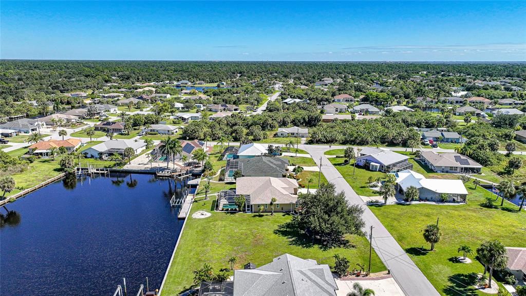 На продажу: $225,000 (0.23 acres)