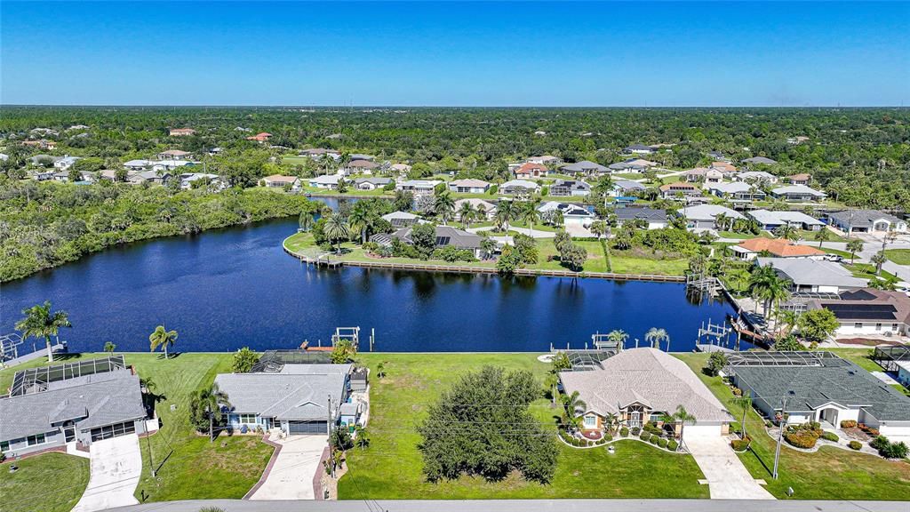 На продажу: $225,000 (0.23 acres)