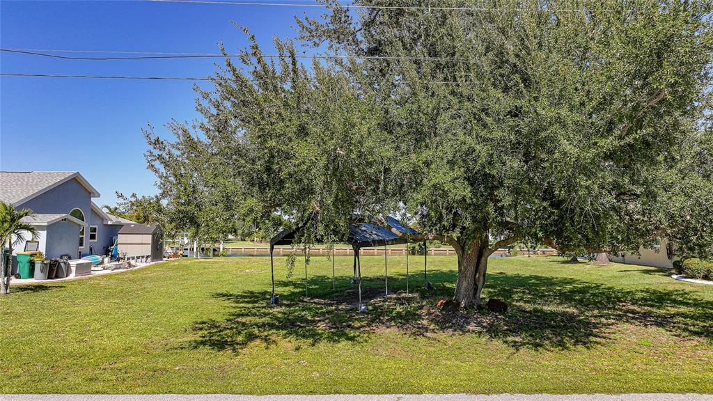 На продажу: $225,000 (0.23 acres)