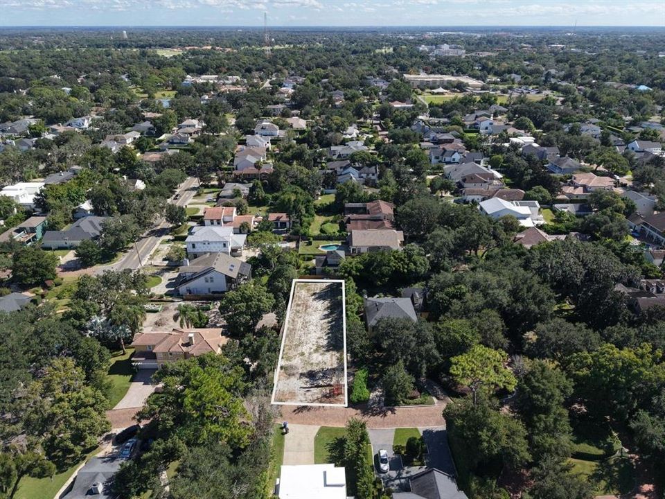 На продажу: $1,100,000 (0.18 acres)