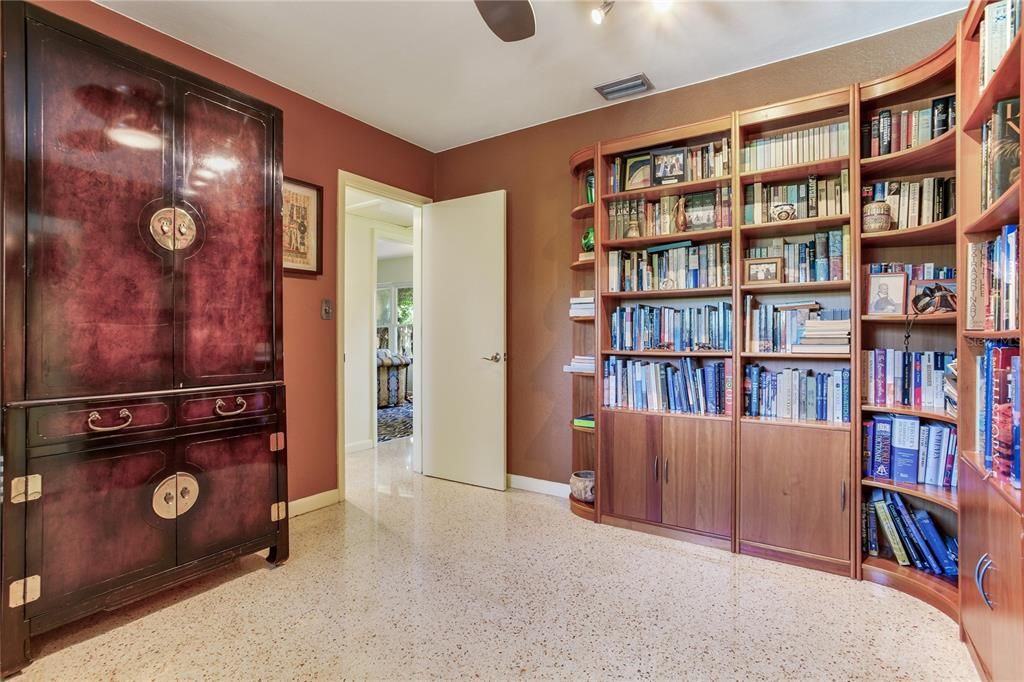 For Sale: $899,000 (3 beds, 3 baths, 2064 Square Feet)