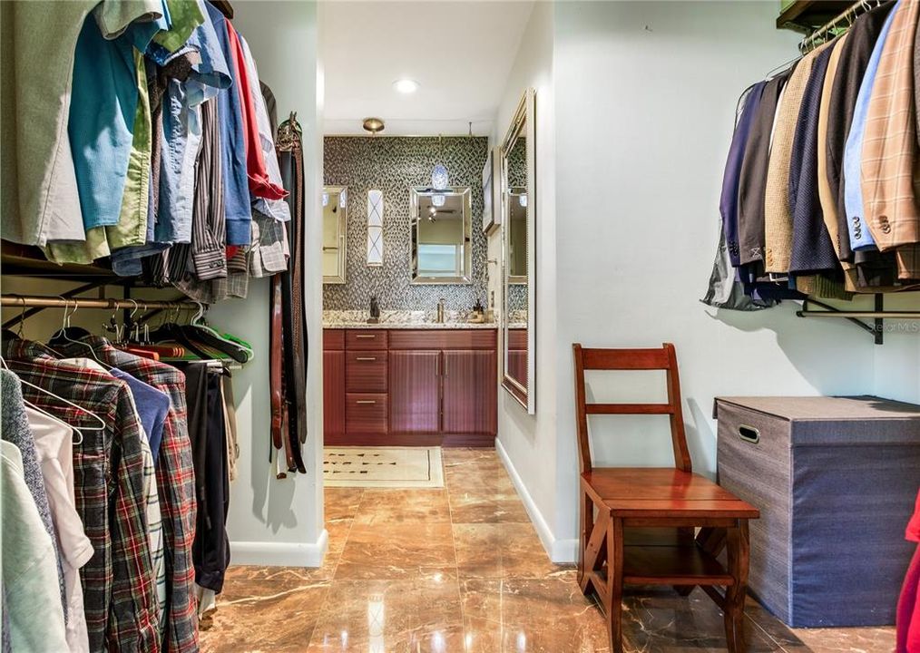 For Sale: $899,000 (3 beds, 3 baths, 2064 Square Feet)