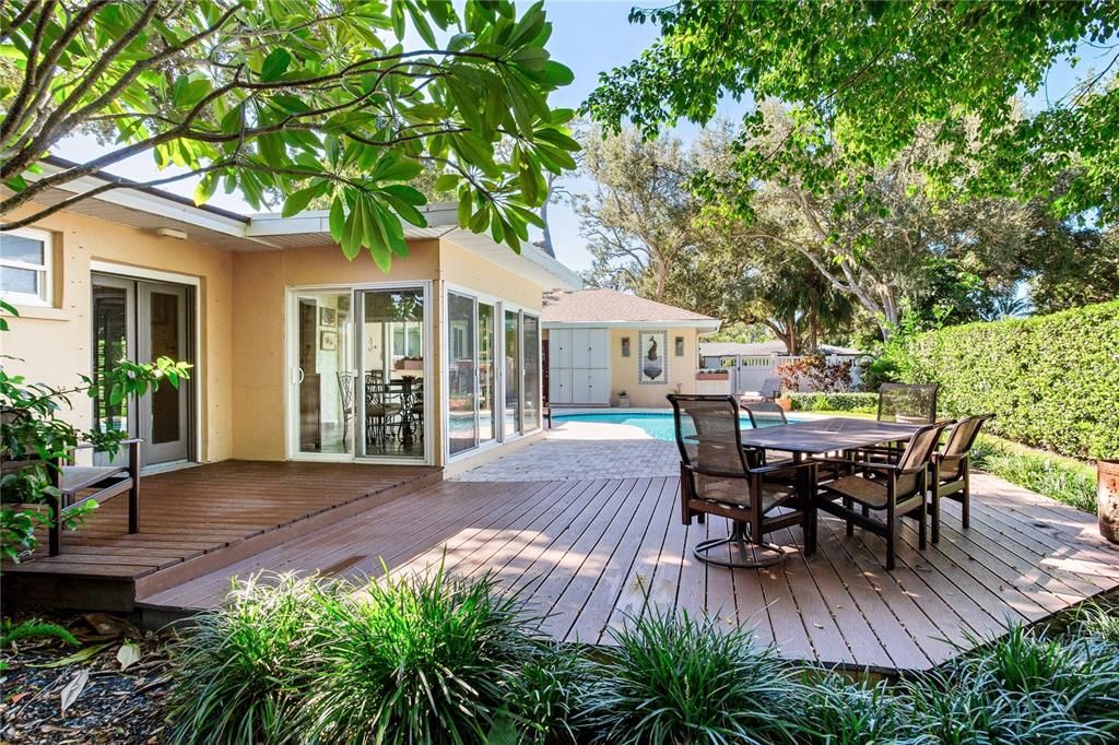 For Sale: $899,000 (3 beds, 3 baths, 2064 Square Feet)