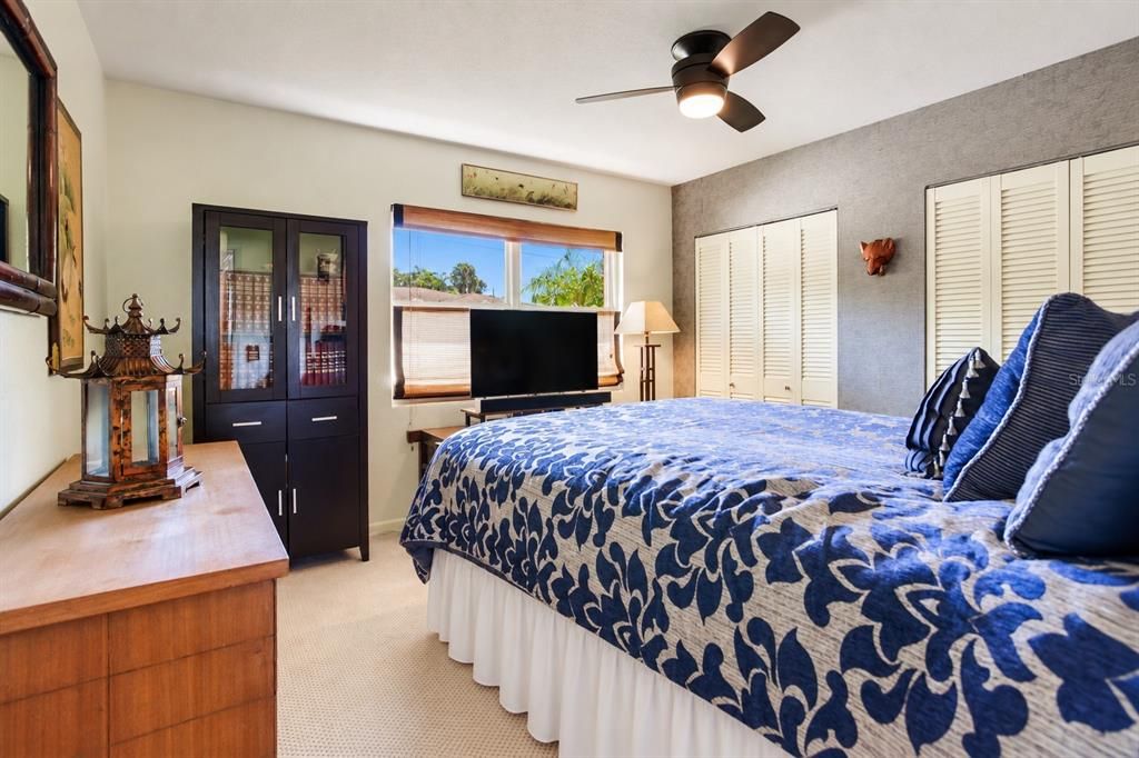 For Sale: $899,000 (3 beds, 3 baths, 2064 Square Feet)