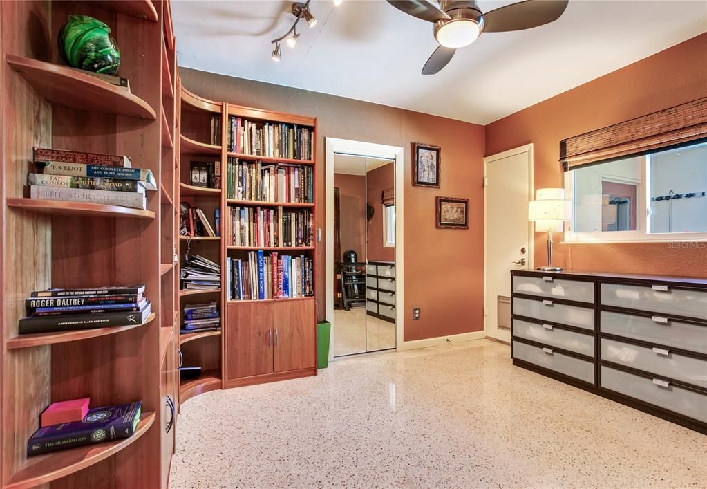 For Sale: $899,000 (3 beds, 3 baths, 2064 Square Feet)