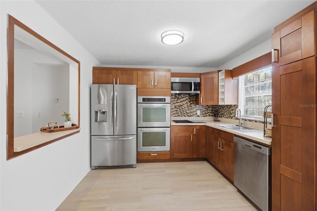 На продажу: $425,000 (3 спален, 2 ванн, 1156 Квадратных фут)