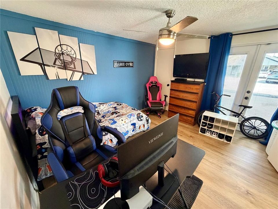 En Venta: $215,000 (3 camas, 2 baños, 1431 Pies cuadrados)