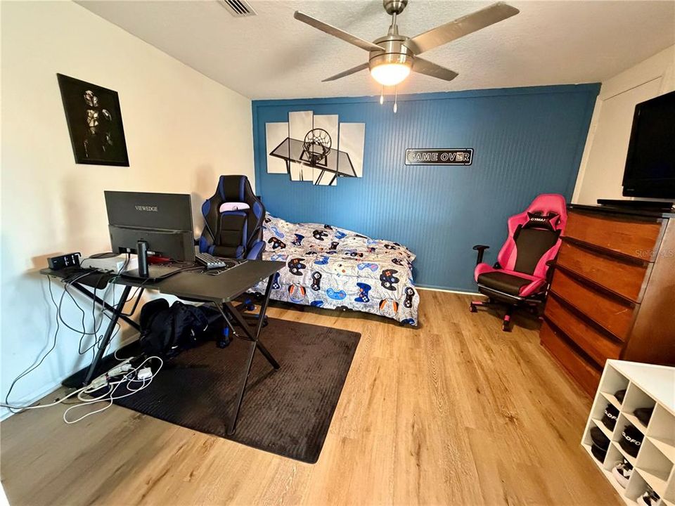 En Venta: $215,000 (3 camas, 2 baños, 1431 Pies cuadrados)