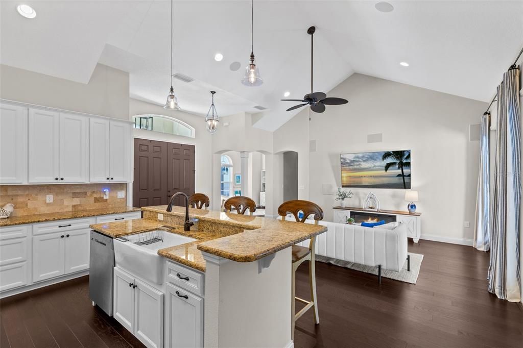 For Sale: $1,250,000 (4 beds, 4 baths, 3876 Square Feet)