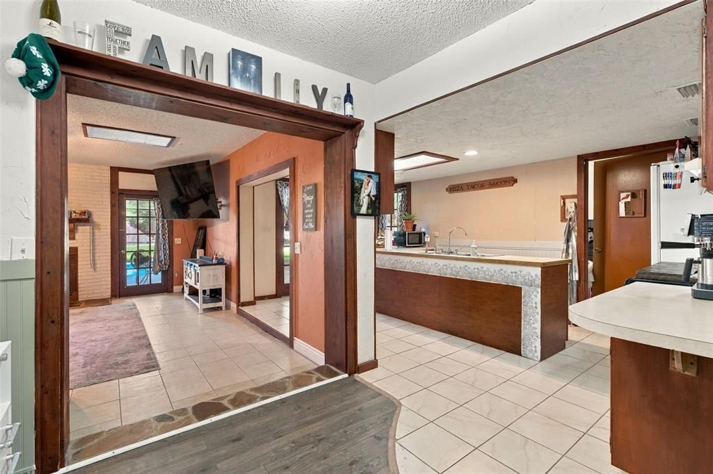 For Sale: $350,000 (4 beds, 2 baths, 1808 Square Feet)