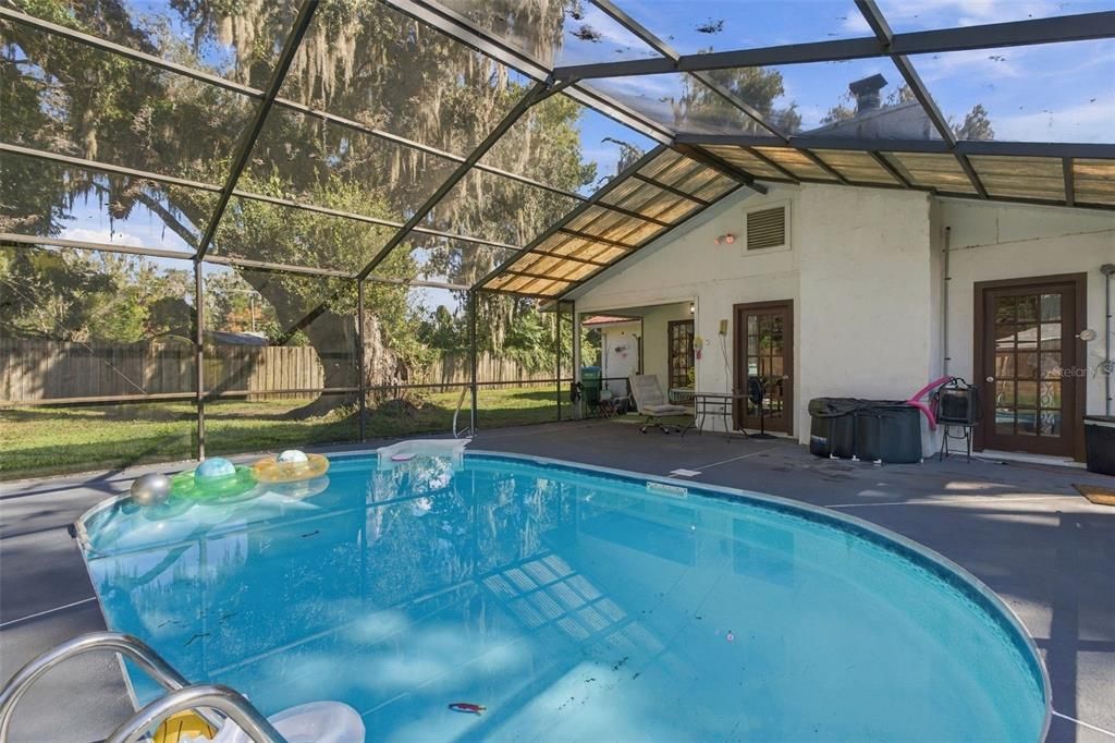 For Sale: $350,000 (4 beds, 2 baths, 1808 Square Feet)