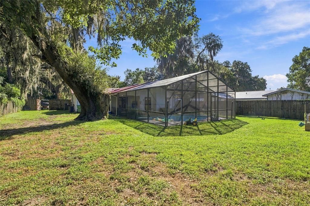 For Sale: $350,000 (4 beds, 2 baths, 1808 Square Feet)