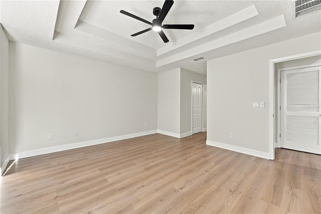 En Venta: $364,900 (4 camas, 2 baños, 1864 Pies cuadrados)