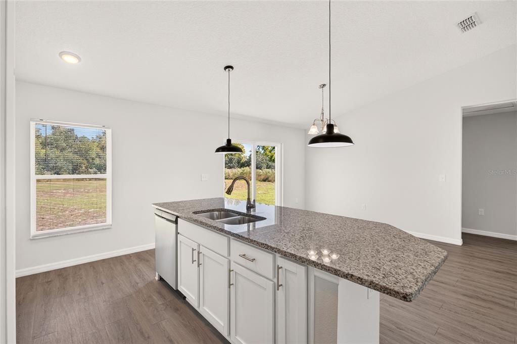 For Sale: $259,900 (3 beds, 2 baths, 1311 Square Feet)