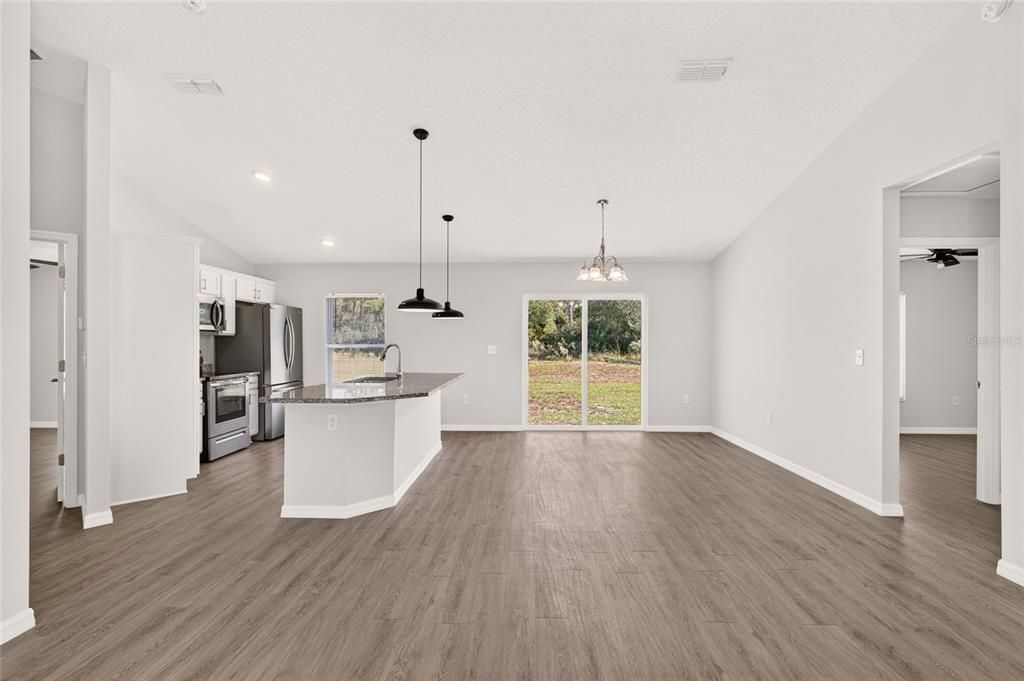 For Sale: $259,900 (3 beds, 2 baths, 1311 Square Feet)
