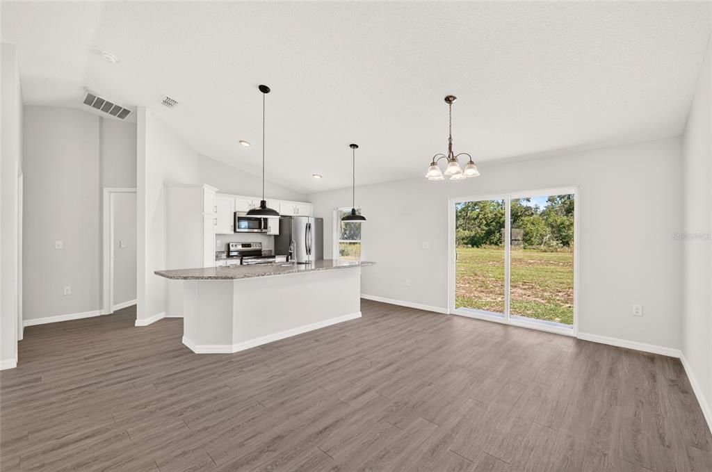 For Sale: $259,900 (3 beds, 2 baths, 1311 Square Feet)