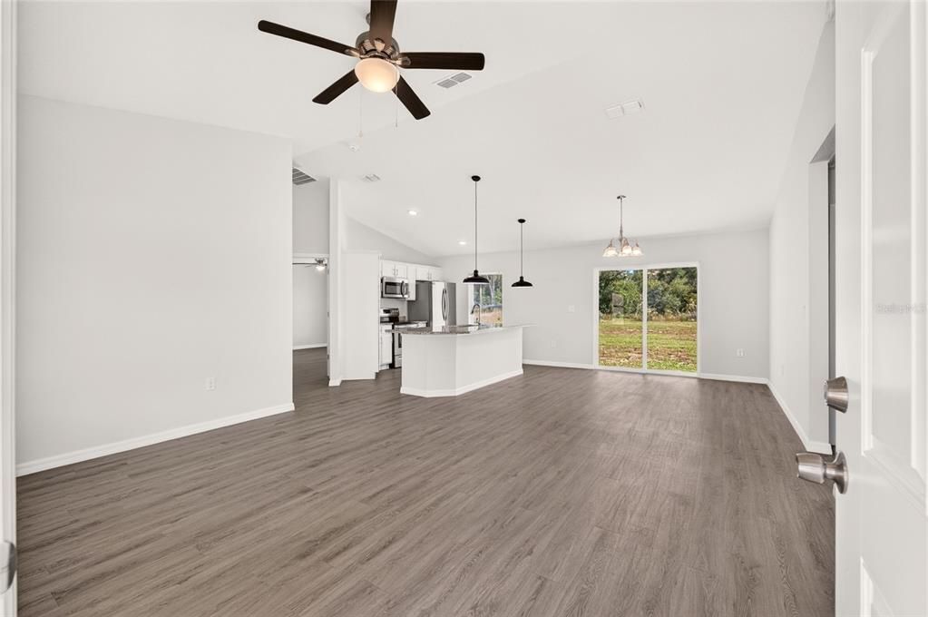 For Sale: $259,900 (3 beds, 2 baths, 1311 Square Feet)