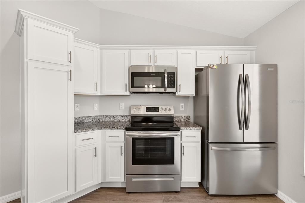 For Sale: $259,900 (3 beds, 2 baths, 1311 Square Feet)