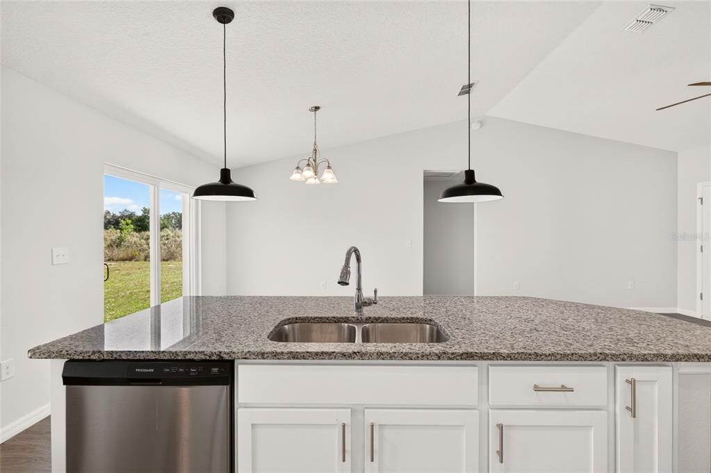 For Sale: $259,900 (3 beds, 2 baths, 1311 Square Feet)