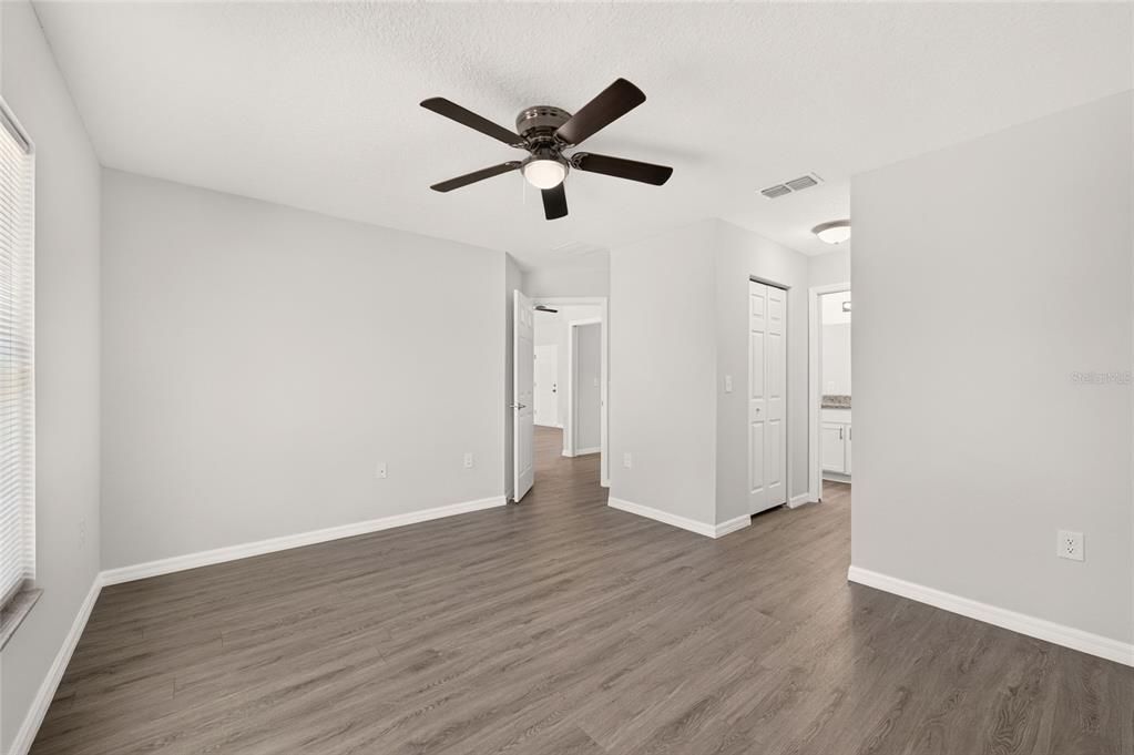 For Sale: $259,900 (3 beds, 2 baths, 1311 Square Feet)