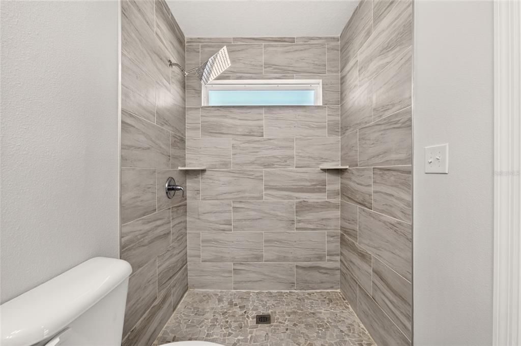 For Sale: $259,900 (3 beds, 2 baths, 1311 Square Feet)