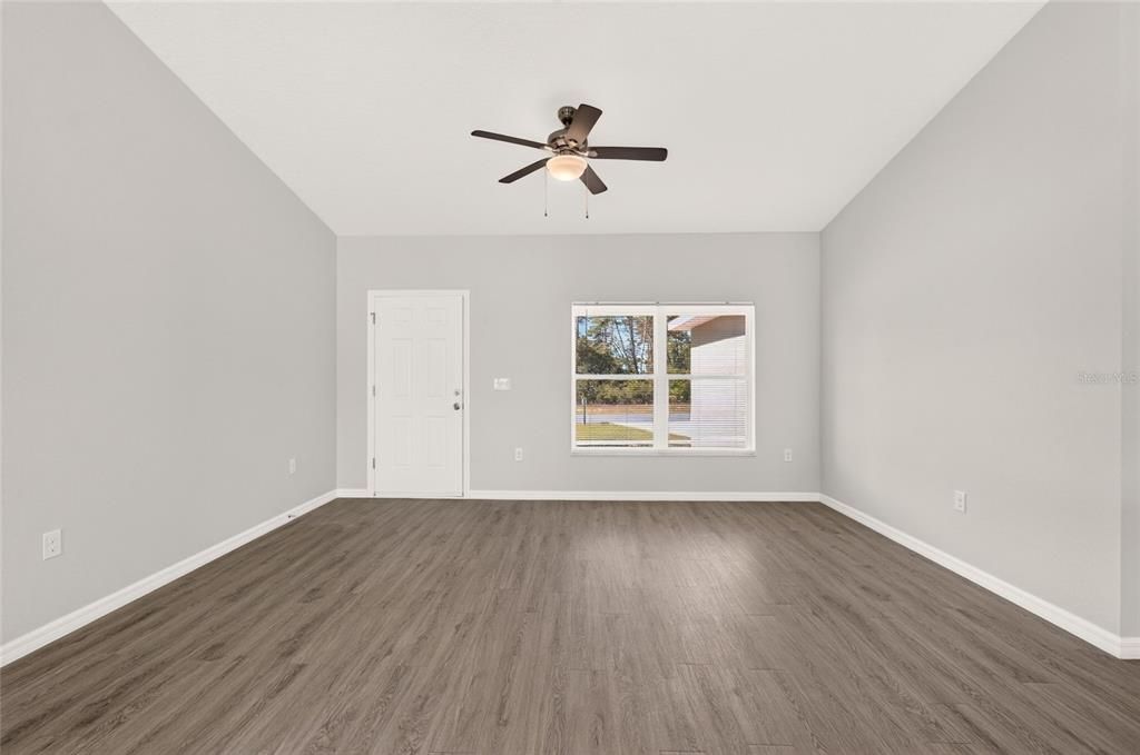 For Sale: $259,900 (3 beds, 2 baths, 1311 Square Feet)