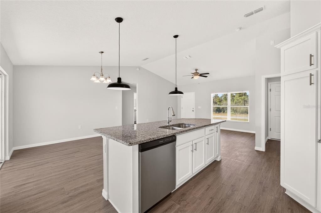 For Sale: $259,900 (3 beds, 2 baths, 1311 Square Feet)