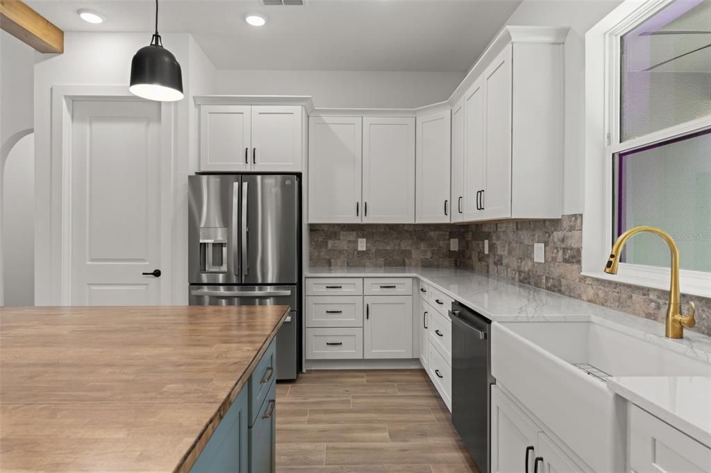For Sale: $510,000 (4 beds, 2 baths, 2291 Square Feet)