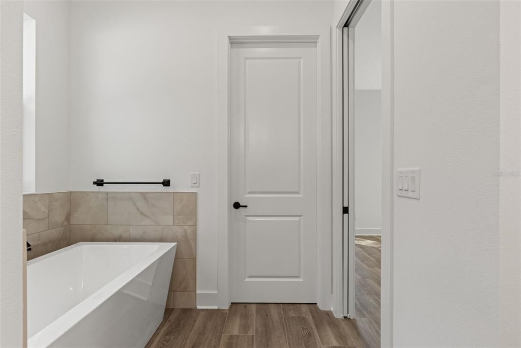 For Sale: $510,000 (4 beds, 2 baths, 2291 Square Feet)