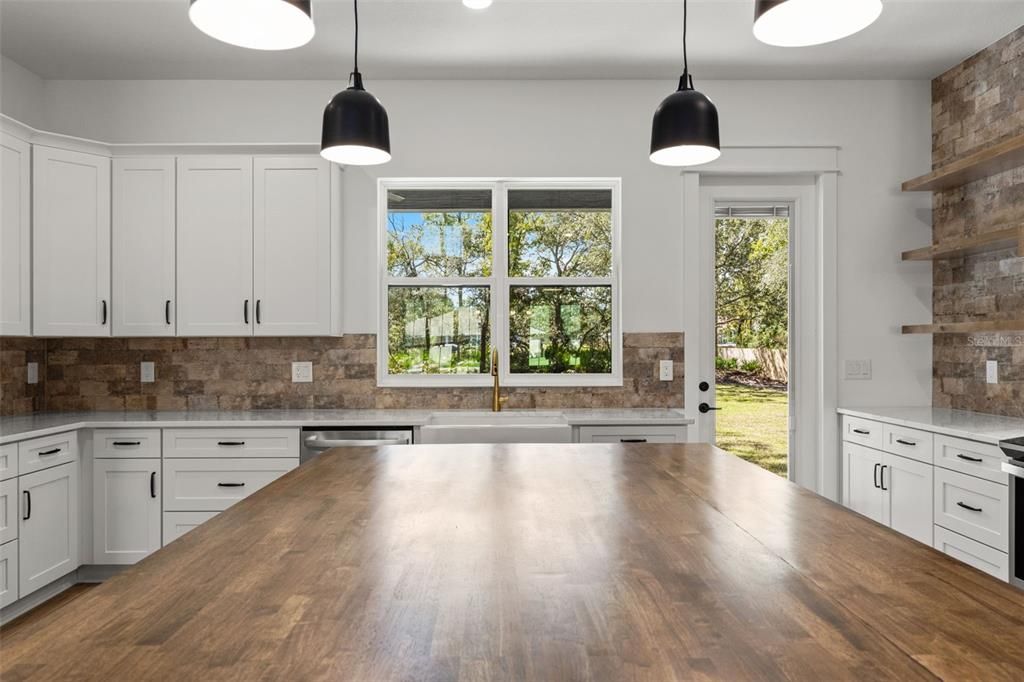 For Sale: $510,000 (4 beds, 2 baths, 2291 Square Feet)
