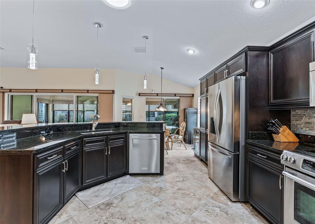 На продажу: $549,900 (3 спален, 2 ванн, 1930 Квадратных фут)