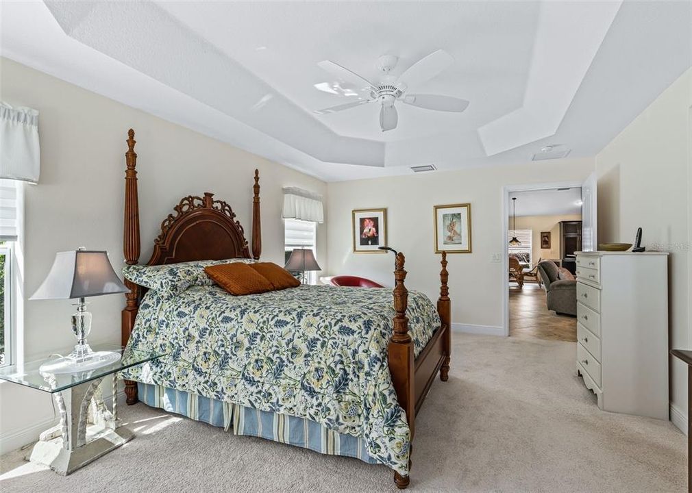 На продажу: $549,900 (3 спален, 2 ванн, 1930 Квадратных фут)