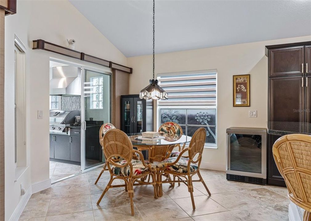На продажу: $549,900 (3 спален, 2 ванн, 1930 Квадратных фут)