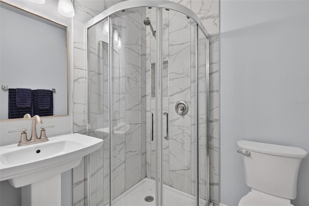 На продажу: $349,000 (2 спален, 2 ванн, 976 Квадратных фут)