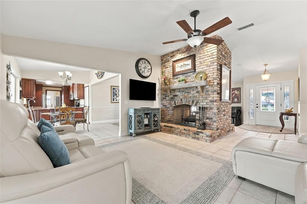 For Sale: $545,000 (3 beds, 2 baths, 2317 Square Feet)