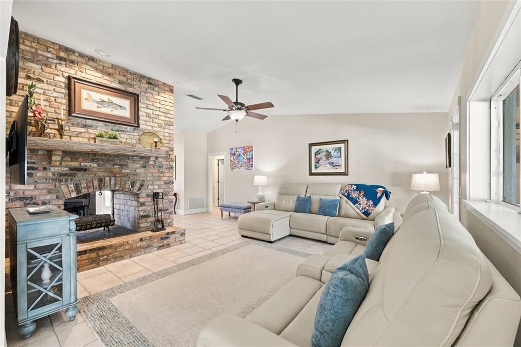 For Sale: $545,000 (3 beds, 2 baths, 2317 Square Feet)