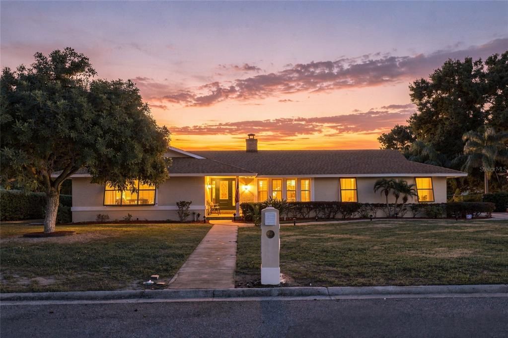 For Sale: $545,000 (3 beds, 2 baths, 2317 Square Feet)