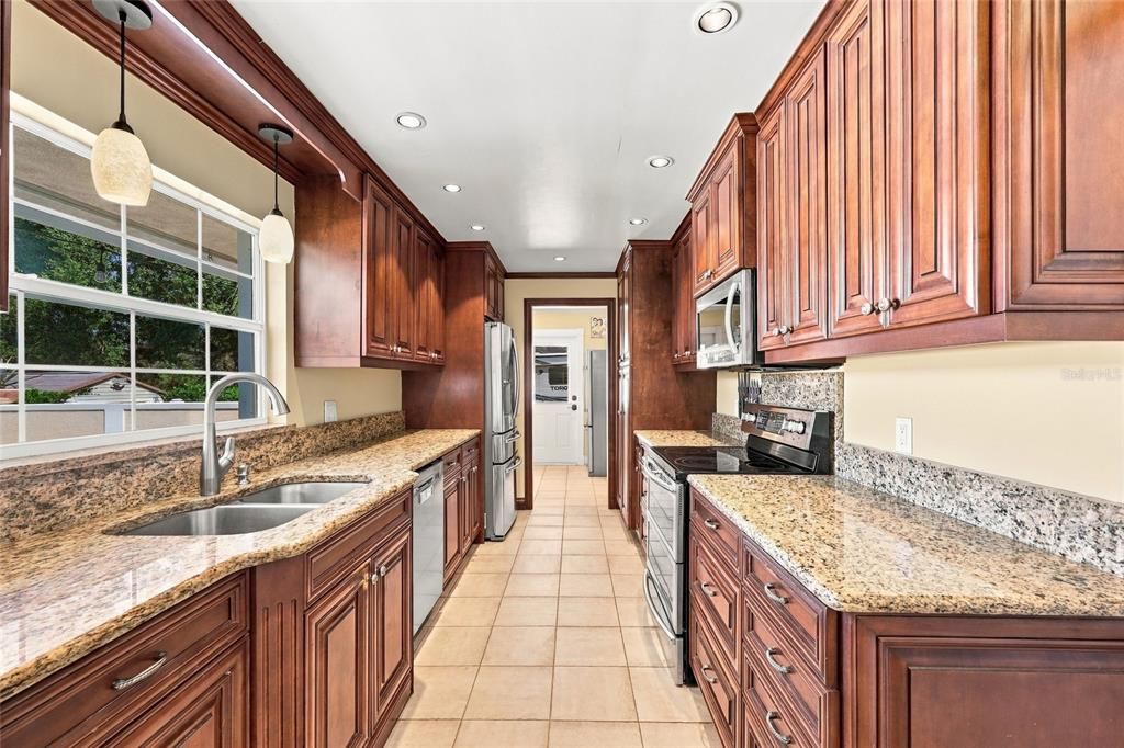 For Sale: $545,000 (3 beds, 2 baths, 2317 Square Feet)
