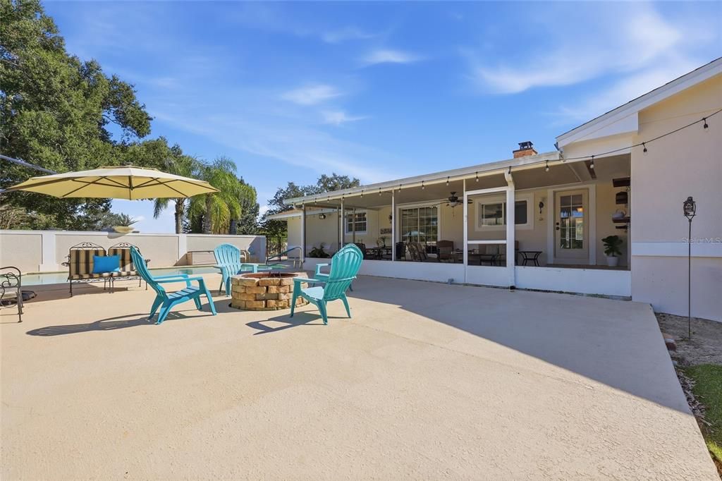 For Sale: $545,000 (3 beds, 2 baths, 2317 Square Feet)