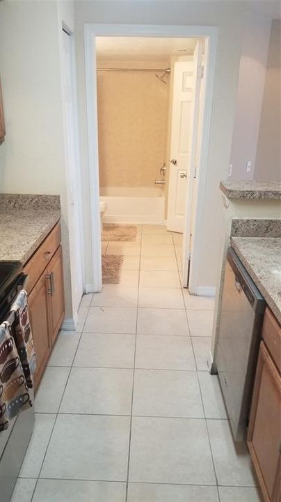 待售: $164,000 (1 贝兹, 1 浴室, 762 平方英尺)